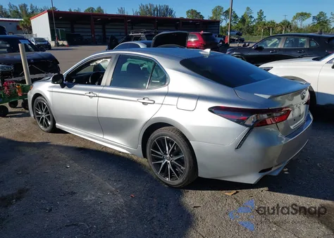 2024 Toyota Camry Se z USA, uszkodzony, nr VIN 4T1G11AK0RU898392